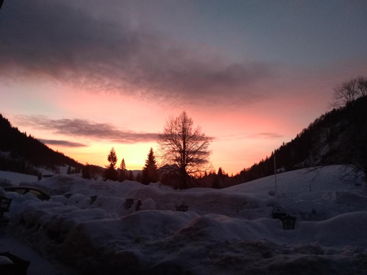 Alpengasthof Almrose Im Heutal Unken Esterno foto